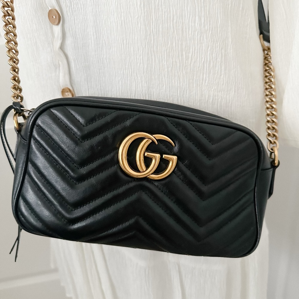 Black Gucci Marmont medium crossbody Bag